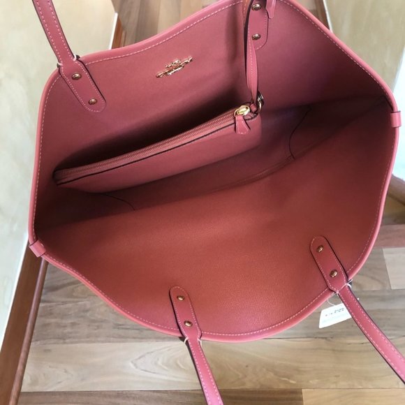 NWT Coach lily floral reversible tote+Wristlet - Picture 6 of 6